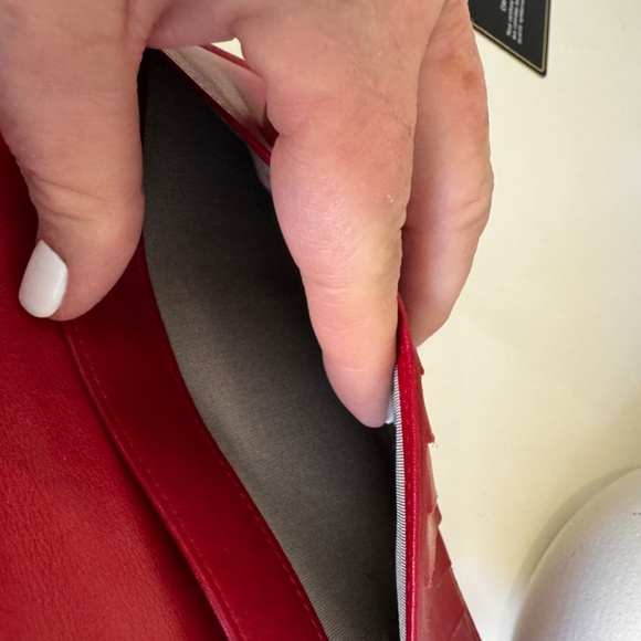 CHANEL CAVIAR WALLET - Picture 11 of 16